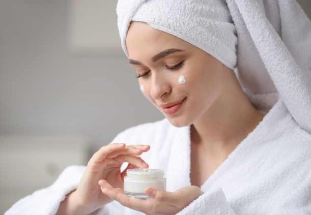 بررسی مراقبتهای بعد از جوانسازی پوست